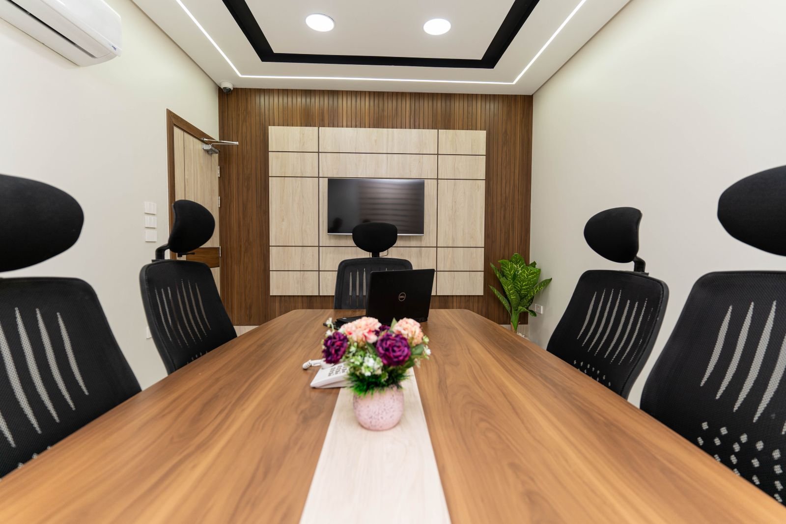 El Sherif Office, photograph 4