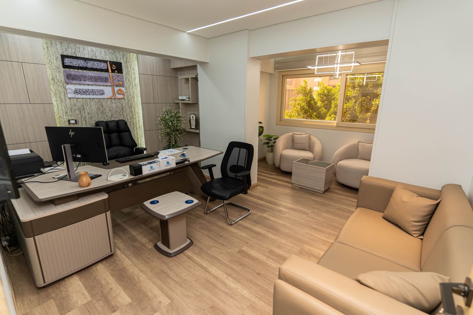 Overseas Office, photograph 5